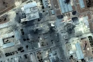 Hình ảnh vệ tinh cho thấy nhiều tòa nhà bị hư hại hoặc bị phá hủy tại trung tâm công nghệ hạt nhân Isfahan. Ảnh: Maxar Technologies