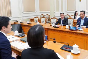 Đồng chí Nguyễn Văn Được, Ủy viên Trung ương Đảng, Phó Bí thư Thành ủy, Chủ tịch UBND TPHCM, tiếp ông Tezuka Daisuke, Tổng Giám đốc AEON Việt Nam kiêm Trưởng Đại diện Tập đoàn AEON tại Việt Nam. Ảnh: HOÀNG HÙNG