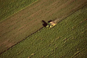 Mỹ hạn chế người nước ngoài mua bán đất nông nghiệp