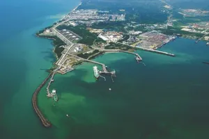 Tổ hợp các cơ sở Khí tự nhiên hóa lỏng (LNG) tại Bintulu. Ảnh : Business Times