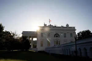 Bốn nhà lãnh đạo hàng đầu của Quốc hội Mỹ tại Nhà Trắng vào ngày hôm nay 29-9. Ảnh : Getty Images