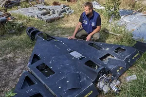 Một máy bay không người lái của Nga bị bắn hạ ở Ukraine. Ảnh: EPA