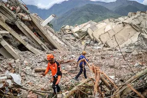 Số người chết do động đất ở Venezuela tiếp tục tăng. Ảnh: Cem Tekkesinoglu/Anadolu /Getty Images