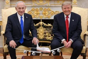 Thủ tướng Benjamin Netanyahu và Tổng thống Mỹ Donald Trump gặp nhau tại Phòng Bầu dục vào ngày 28-7. Ảnh: TIMES OF ISRAEL 