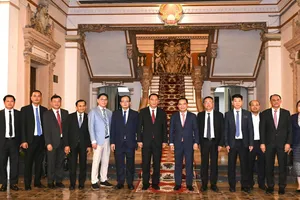 Thúc đẩy quan hệ hữu nghị, hợp tác giữa TPHCM và Thủ đô Viêng Chăn