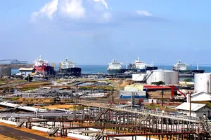 Nhà máy lọc dầu Amuay là nhà máy lọc dầu lớn nhất Venezuela, nằm ở thành phố Punto Fijo trên bán đảo Paraguaná thuộc bang Falcón. Ảnh: venezuelanalysis.com