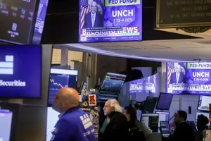 Bảng điện tử thông báo quyết định lãi suất tại sàn NYSE. Ảnh: Michael Nagle/Bloomberg/Getty Images