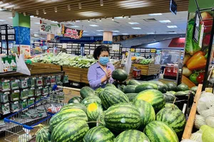 Co.opmart hỗ trợ nông dân tiêu thụ dưa hấu
