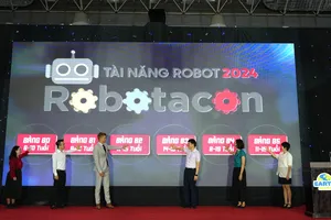 Cuộc thi Robotacon Wro 2024 đã diễn ra VCK miền Bắc vào ngày 10-8 và sẽ tiếp tục thi đấu VCK miền Trung, Nam và Chung kết Quốc gia vào ngày 21, 23-8. Ảnh: Vi Nam