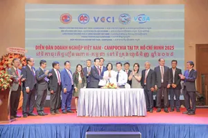 Đại diện lãnh đạo Vissan ký kết Biên bản ghi nhớ hợp tác chiến lược với Công ty LFB Trading (Campuchia)