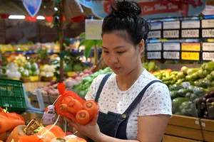 Người tiêu dùng chọn Co.opmart là điểm mua hàng tin cậy. Ảnh: Minh Xuân