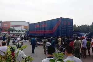 Hiện trường vụ tai nạn làm 3 người trong 1 gia đình thương vong