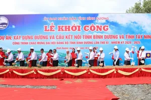 Công trình đường và cầu kết nối giữa hai tỉnh Tây Ninh và Bình Dương đang được xây dựng