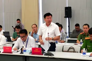 Ông Nguyễn Thanh Tâm, Chủ tịch UBND TP Thuận An báo cáo về vụ việc