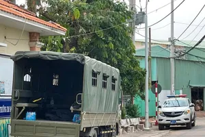 Phương tiện của lực lượng chức năng tại khu vực xảy ra vụ việc