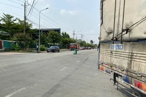 Lực lượng chức năng đang phong tỏa hiện trường vụ việc