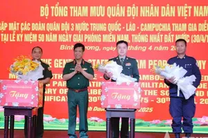 Thượng tướng Nguyễn Văn Nghĩa thăm, động viên các đoàn quân đội nước ngoài tham gia diễu binh 