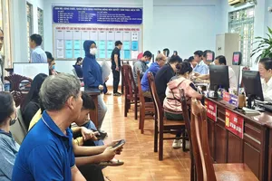 Phường Đông Hòa, TPHCM: Mỗi ngày tiếp nhận hơn 200 hồ sơ thủ tục hành chính