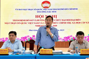 Đồng chí Phan Hồng Ân, Phó Chủ tịch Ủy ban MTTQ Việt Nam TPHCM phát biểu kết luận buổi làm việc. Ảnh: NGUYỄN MINH