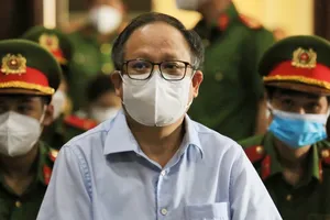  Bị cáo Tất Thành Cang có vai trò dẫn dắt, quyết định việc chuyển nhượng 9 triệu cổ phần của Sadeco cho Công ty Nguyễn Kim