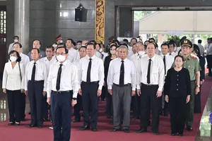 Lãnh đạo TPHCM viếng tang đồng chí Hứa Ngọc Thuận