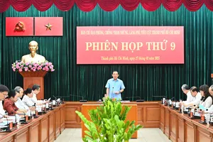 Bí thư Thành ủy TPHCM Nguyễn Văn Nên kết luận cuộc họp