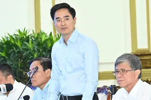 Giám đốc Sở Giao thông Công chánh TPHCM nói về thu phí ô tô dưới lòng đường bị lỗ