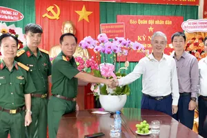 Trưởng Ban Nội chính Thành ủy TPHCM thăm các cơ quan báo đài Quân đội nhân dân