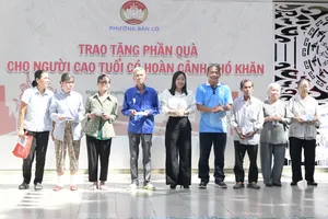 Nhiều chương trình chăm lo cho người dân chào mừng đại hội 