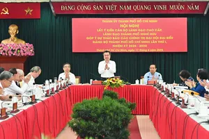 Phát triển kinh tế đi đôi với phát triển văn hóa, con người