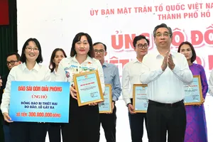 TPHCM: Tiếp nhận hơn 35 tỷ đồng ngay tại buổi phát động ủng hộ đồng bào bị thiệt hại do bão số 10