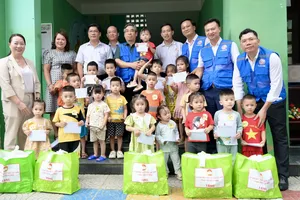 TPHCM hỗ trợ Huế và Đà Nẵng 35 tỷ đồng khắc phục thiệt hại bão lũ