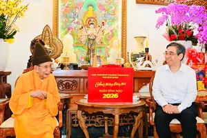 Xây dựng khối đại đoàn kết toàn dân tộc, khơi dậy mạnh mẽ truyền thống yêu nước