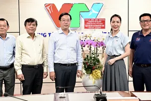Lãnh đạo Thành ủy TPHCM thăm, chúc mừng các cơ quan báo chí