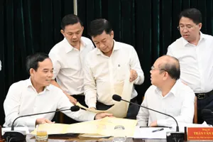 Bí thư Thành ủy TPHCM Trần Lưu Quang chỉ đạo giải quyết dứt điểm 2 vụ việc nhà, đất kéo dài