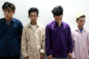 Án mạng từ việc chiếu đèn xe