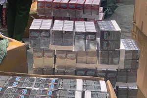 Bắt giam 4 đối tượng sản xuất bao cao su giả