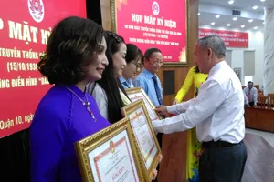 Quận 10 tuyên dương gương điển hình “Dân vận khéo” năm 2020	