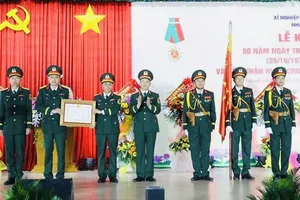 Nhà máy X51 (Tổng Công ty Ba Son) nhận Huân chương Bảo vệ Tổ quốc hạng Ba