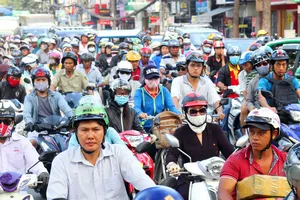 Lấy ý kiến người dân TPHCM về việc hạn chế xe cá nhân