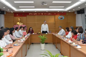 Bí thư Thành ủy TPHCM Nguyễn Thiện Nhân giao nhiệm vụ trong ngày làm việc đầu năm