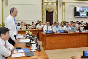 Bí thư Thành ủy TPHCM Nguyễn Thiện Nhân phát biểu tại hội nghị. Ảnh: VIỆT DŨNG