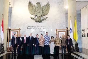 Đoàn đại biểu cấp cao TPHCM tại Đại học Indonesia. Ảnh: KIỀU PHONG