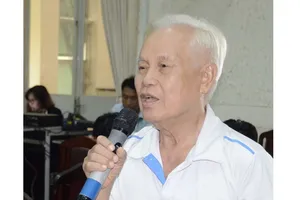 Cử tri Nguyễn Văn Nghĩa (phường Hiệp Phú) đề xuất bổ sung hình phạt roi đối với cán bộ tham nhũng. Ảnh: KIỀU PHONG