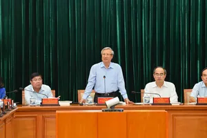 Đồng chí Trần Quốc Vượng, Ủy viên Bộ Chính trị, Thường trực Ban Bí thư làm việc với Thành ủy TPHCM về công tác tổ chức Đại hội Đảng. Ảnh: VIỆT DŨNG