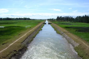 Trong giai đoạn chuyển tiếp, hàng triệu nông dân trên cả nước sẽ là một trong các đối tượng phải đóng tiền sử dụng nước từ các hoạt động cung ứng sản phẩm, dịch vụ công ích thủy lợi