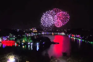 Hà Nội tổ chức 30 điểm bắn pháo hoa đêm giao thừa Mậu Tuất  ​