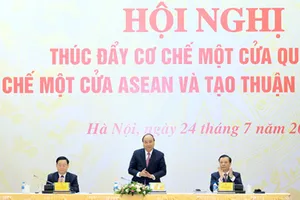 Thủ tướng chủ trì Hội nghị trực tuyến về "Thúc đẩy cơ chế một cửa quốc gia, cơ chế một cửa ASEAN và tạo thuận lợi thương mại”
