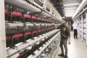 Nhà máy xơ sợi polyeste Đình Vũ tiếp tục vận hành mở rộng được từ 3 dây chuyền DTY lên 10 dây chuyền