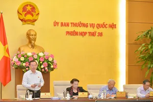 Chủ tịch UBND quận có thể cách chức chủ tịch UBND phường